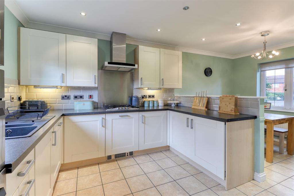 Allendale Road, Loughborough 4 bed link detached house £340,000