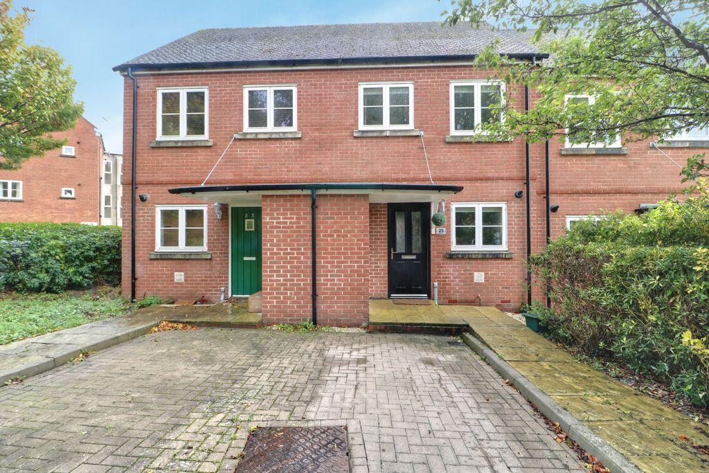 Owen Way, Basingstoke RG24 9GH 2 bed terraced house £265,000
