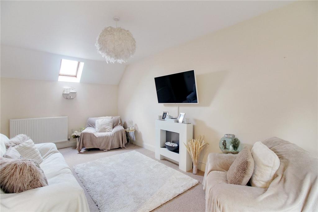 Victory Avenue, Poringland, Norwich... 1 bed apartment £105,000