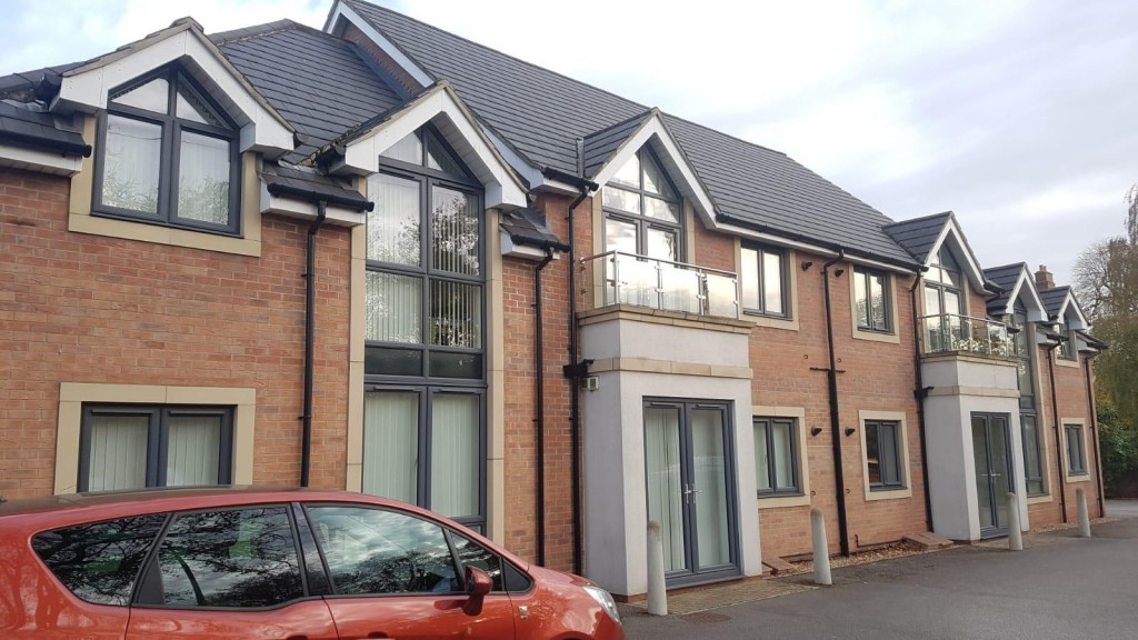 Flat 4 Laureate House Newport, Lincoln, LN1 3DP 2 bed flat £542 pcm (£125 pw)