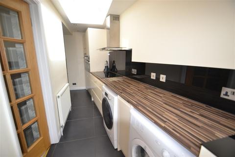 1 Churchill Close, Feltham, TW14 9XF