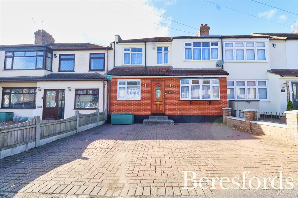 Laburnum Avenue, Hornchurch, RM12 4 bed end of terrace house £550,000