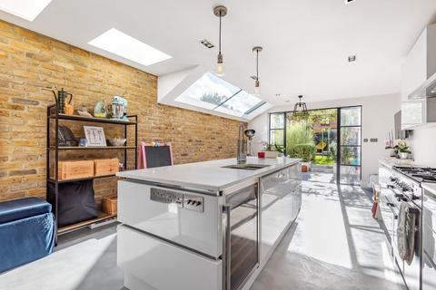 15 All Saints Road, London, SW19 1BU