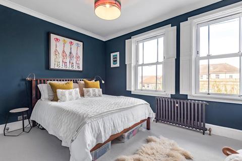 15 All Saints Road, London, SW19 1BU
