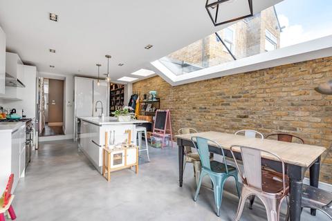 15 All Saints Road, London, SW19 1BU