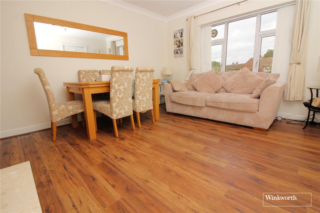 Milton Drive, Borehamwood, WD6 3 bed terraced house £1,775 pcm (£410 pw)