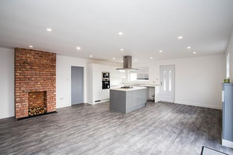 15 Burnside, Stalybridge, SK15 2SN