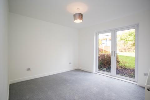 15 Burnside, Stalybridge, SK15 2SN