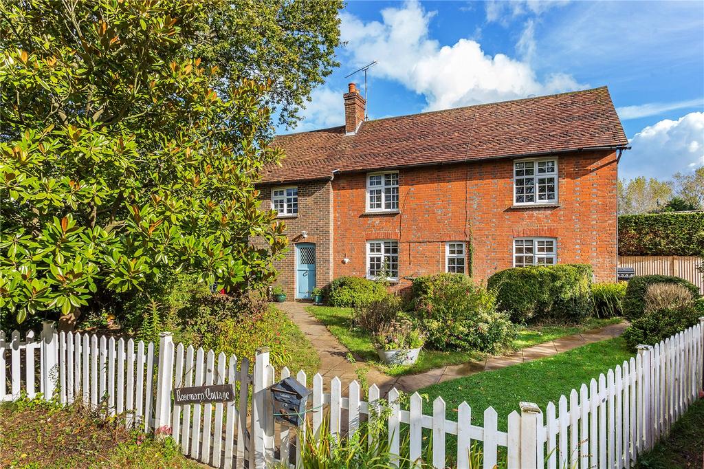 Rosemary Lane, Charlwood, Horley, Surrey, RH6 4 bed detached house £
