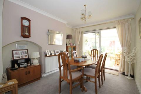118 Kingsbridge Road, Morden, SM4 4QB