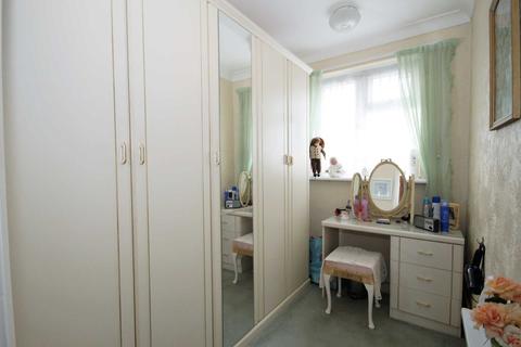118 Kingsbridge Road, Morden, SM4 4QB