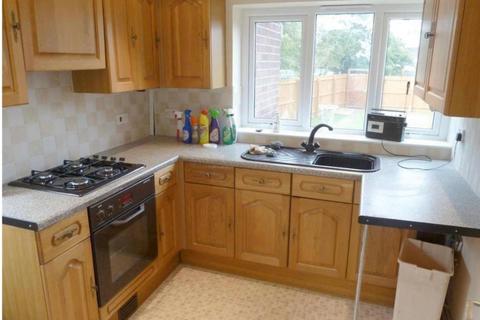 3 bedroom semi-detached house to rent, Ullswater Road, Kettering, NN16