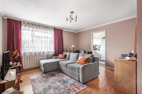 22b Hill View, Carterton, OX18 1BA