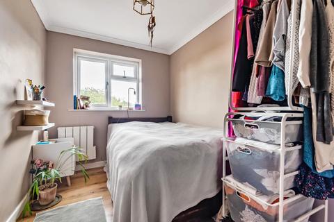 22b Hill View, Carterton, OX18 1BA