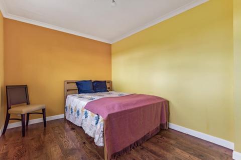 22b Hill View, Carterton, OX18 1BA