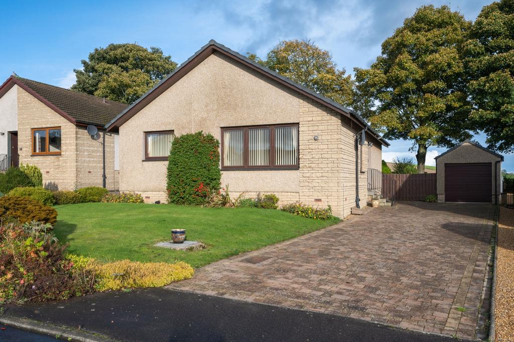 Watts Gardens, Cupar, KY15 3 bed bungalow £260,000