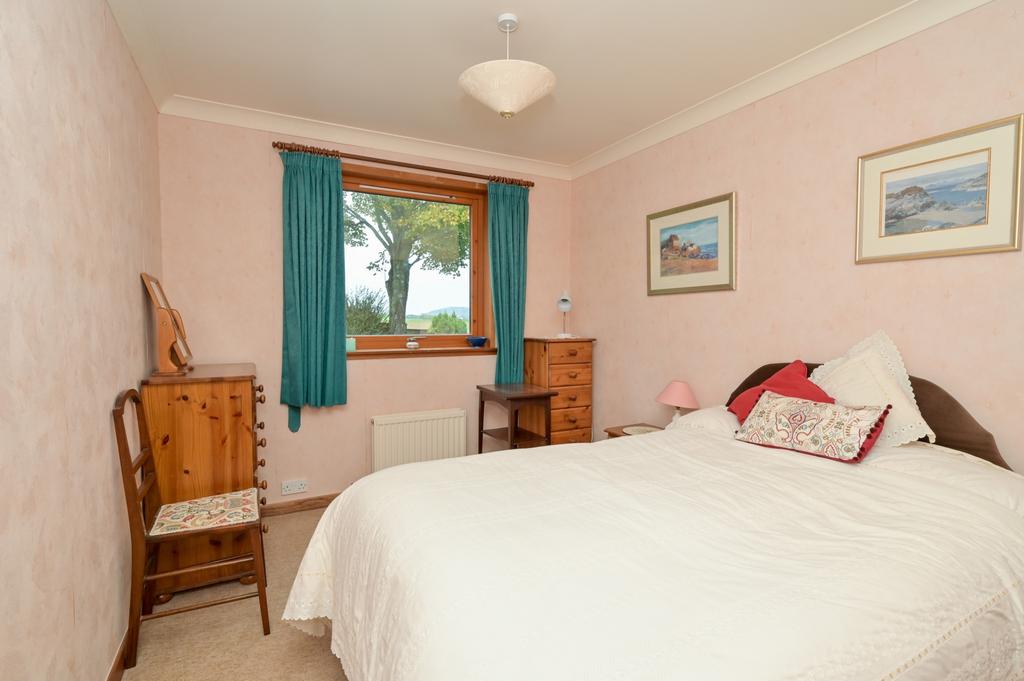 Watts Gardens, Cupar, KY15 3 bed bungalow £260,000