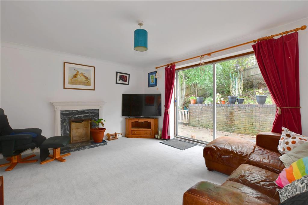 Castle Rise, Ridgewood, Uckfield, East Sussex 6 bed detached house £