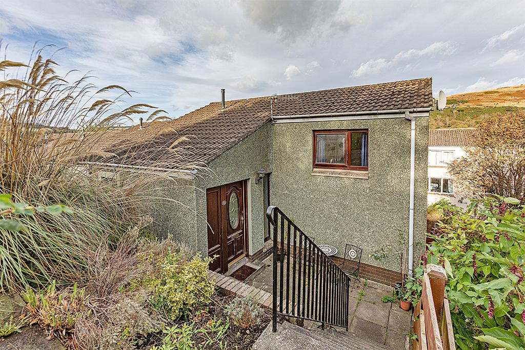 33 Kilnknowe Place, Galashiels TD1 1RH 3 bed terraced house £115,000