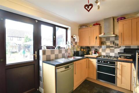 67 Coombe Close, Snodland, ME6 5HZ