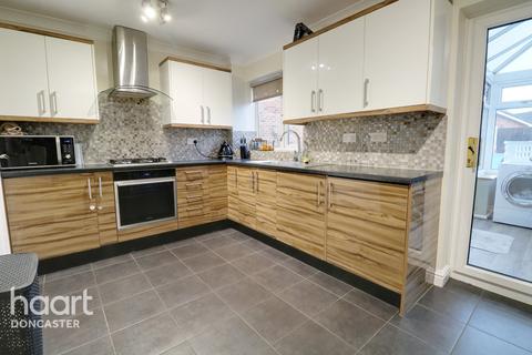 26 Walbank Road, Armthorpe, Doncaster, DN3 3ST