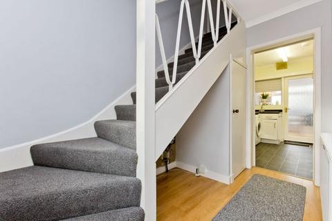 30 Broomhall Crescent, Edinburgh, EH12 7PF
