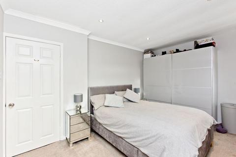 30 Broomhall Crescent, Edinburgh, EH12 7PF