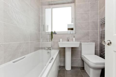 30 Broomhall Crescent, Edinburgh, EH12 7PF
