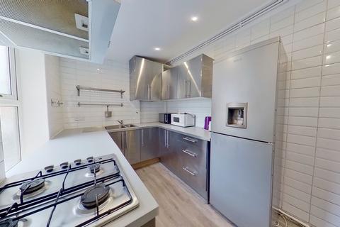 5 bedroom terraced house to rent, Archery Street, Hyde Park, Leeds, West Yorkshire