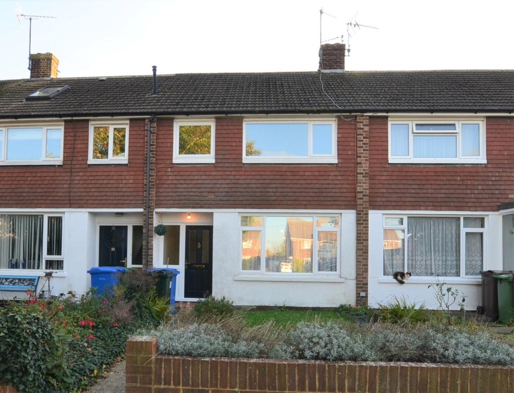The Close Preston Lane Faversham ME13 8LE 3 bed terraced house £1,100