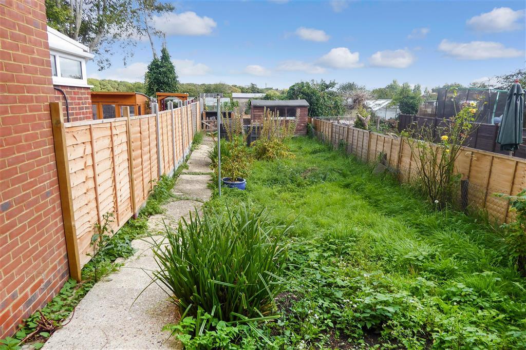 Oakleigh Road, Worthing, West Sussex 3 bed terraced house £300,000