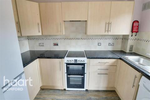 1 bedroom flat to rent, Rushdon Close - Romford - RM1