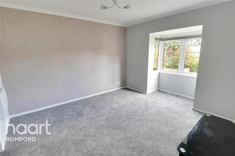 1 bedroom flat to rent, Rushdon Close - Romford - RM1