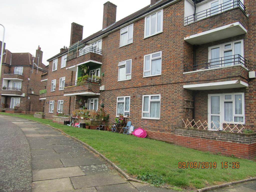 Middlesborough House, Harold Hill. 1 bed apartment £900 pcm (£208 pw)