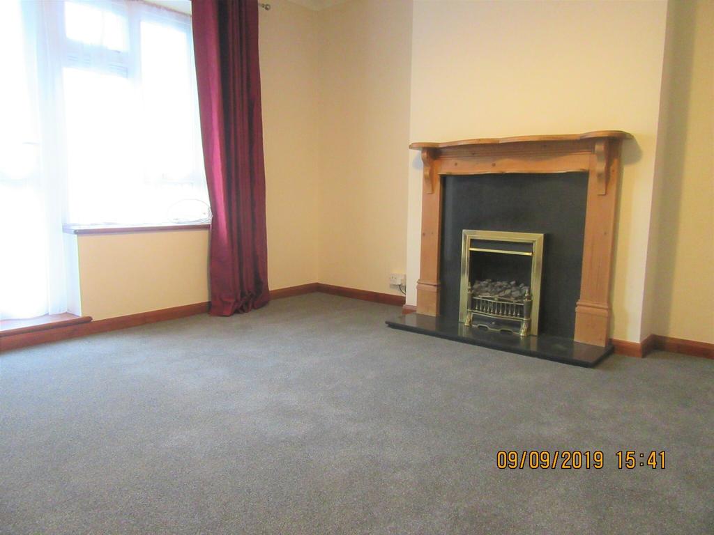 Middlesborough House, Harold Hill. 1 bed apartment £900 pcm (£208 pw)