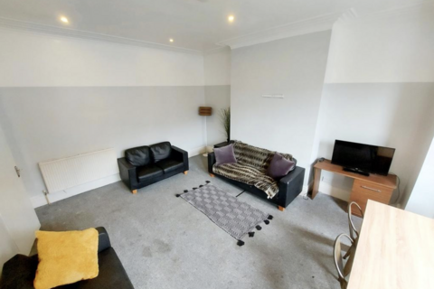 8 bedroom terraced house to rent - Delph Lane, Leeds LS6