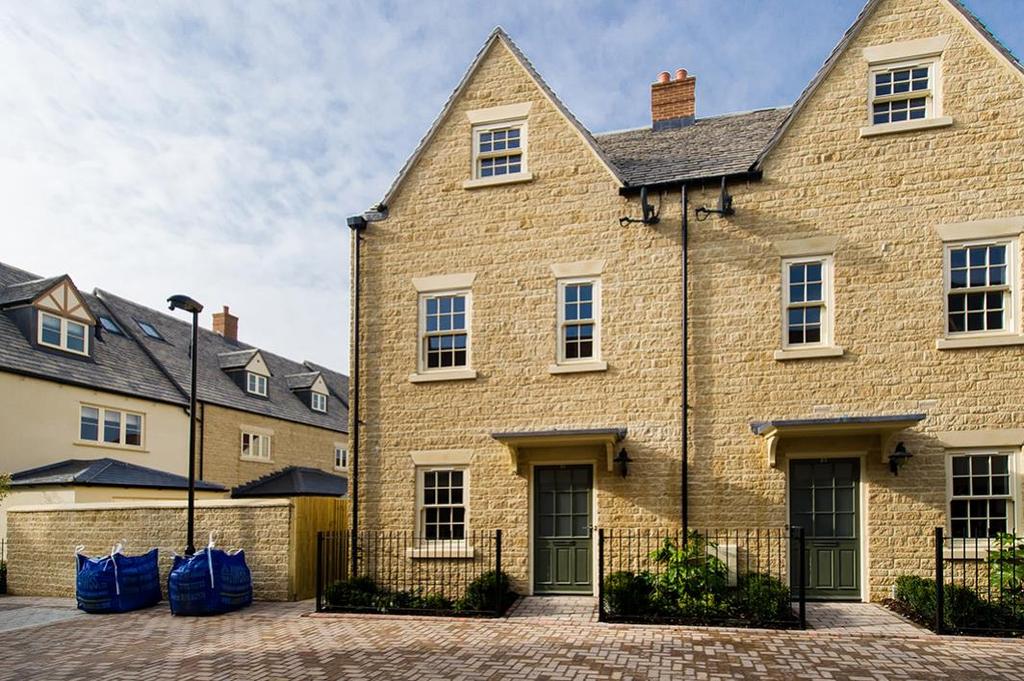 Ashford Close, Woodstock, OX20 4 bed townhouse £2,200 pcm (£508 pw)