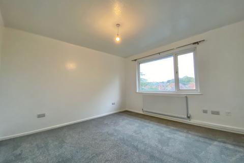 3 bedroom flat to rent - Penn Hill Avenue, Poole BH14