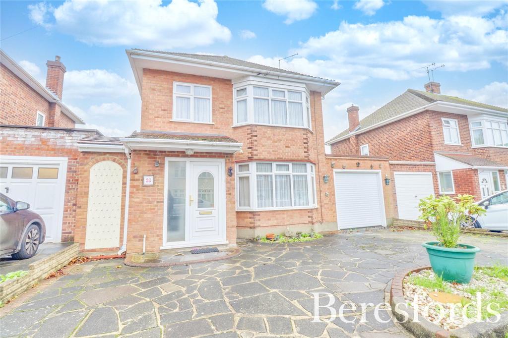 Chelmer Drive, Hutton, CM13 3 bed link detached house £525,000