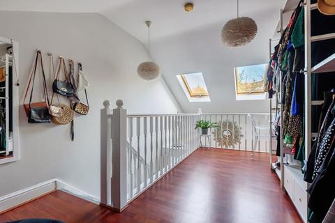 Flat 8, Crown Court Berrymans Lane, London, SE26 4JL