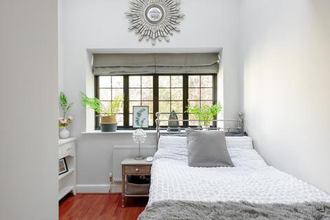 Flat 8, Crown Court Berrymans Lane, London, SE26 4JL