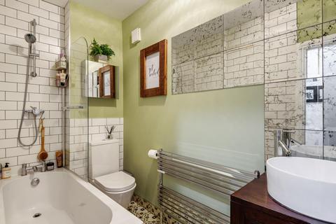 Flat 8, Crown Court Berrymans Lane, London, SE26 4JL