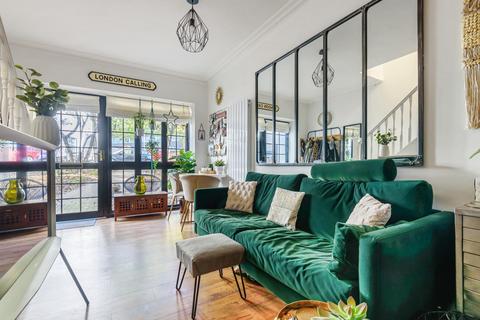 Flat 8, Crown Court Berrymans Lane, London, SE26 4JL