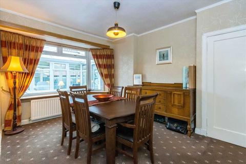 103 Hillview Drive, Clarkston, Glasgow, G76 7LA