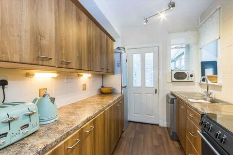 103 Hillview Drive, Clarkston, Glasgow, G76 7LA
