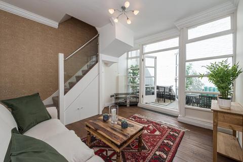 Flat 2, 42 Clanricarde Gardens, London, W2 4JW