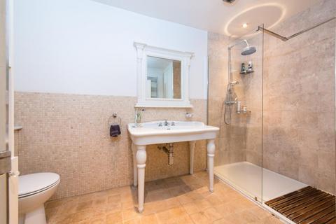 Flat 2, 42 Clanricarde Gardens, London, W2 4JW