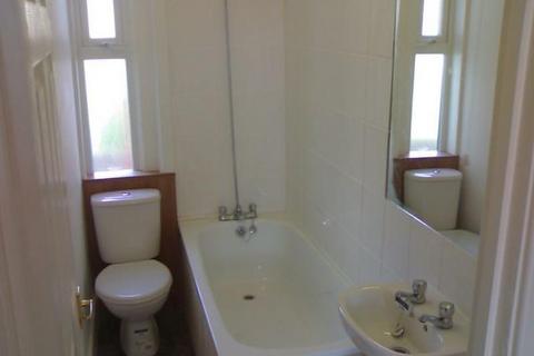 2 bedroom flat to rent, Clarendon Road, Southsea PO4