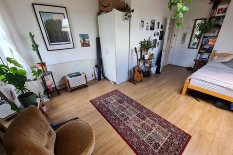 4 bedroom house to rent, St Michaels Lane, Leeds