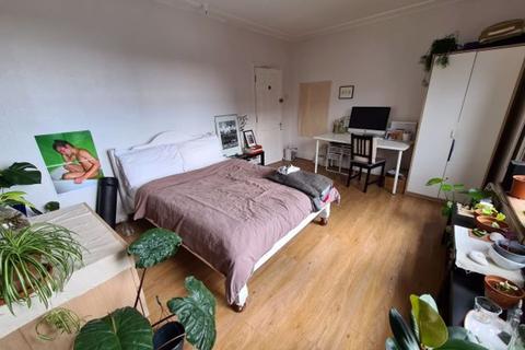 4 bedroom house to rent, St Michaels Lane, Leeds